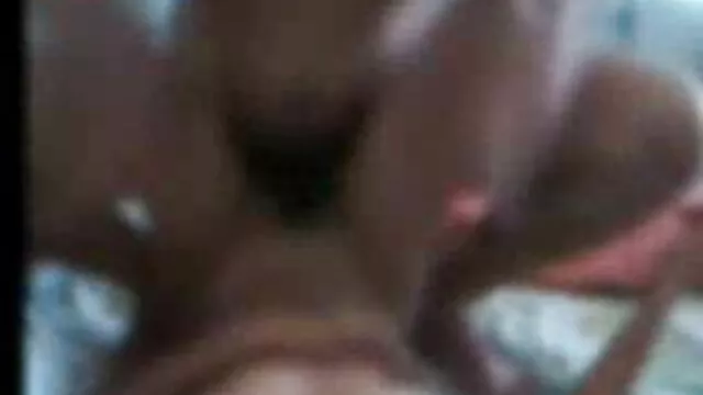 Blonde aux film porno francais video cheveux longs se fait baiser par deux bites