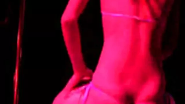 Le mec a baisé la vidéos film porno nana et a rempli la chatte de sperme