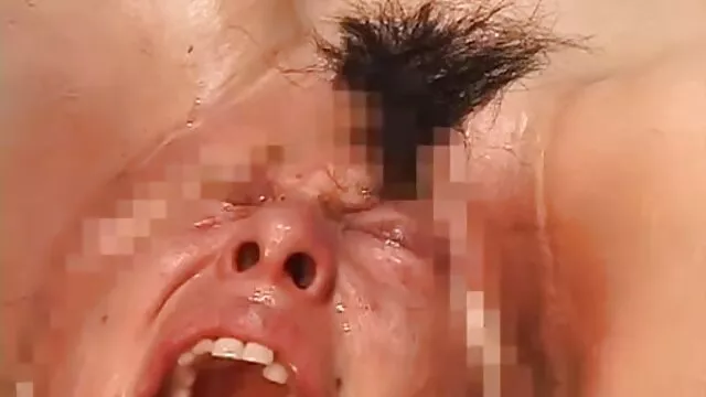 Plantureuse blonde est un peu folle de baise dure et video casting x d'orgasme