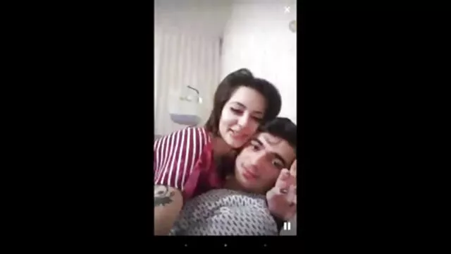 La blonde a surpris le mec en train de frotter un pénis extrait video porno streaming en bronze