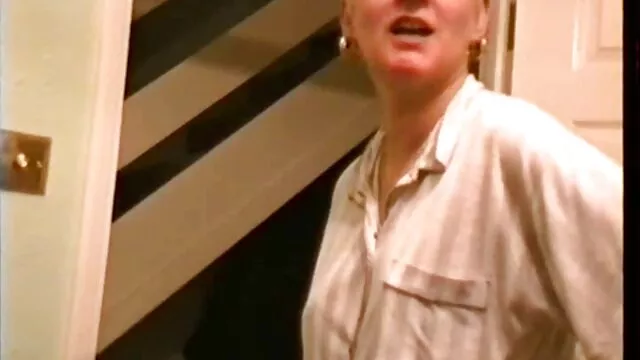 Une blonde tchèque suce une bite dans video x gratuit francais les toilettes