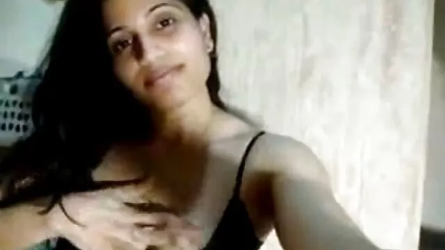 Un mec chauve actrice porno francaise video baise une blonde dans une chatte rasée