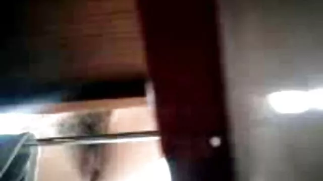 Brunette aux seins magnifiques sur webcam video x amateur gratuit