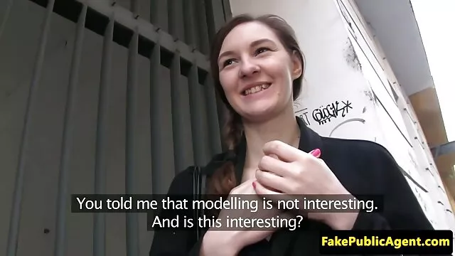 Deux jeunes chiennes ont une expérience sexuelle avec video porno x free gratuit un mâle chaud. Salopes apprennent à sucer et chevaucher une bite