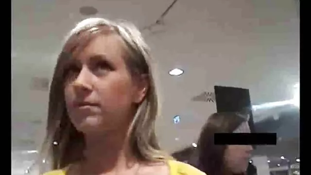 Deux nerga avec des meilleur video porno gratuit bites d'un mètre baisent une blonde