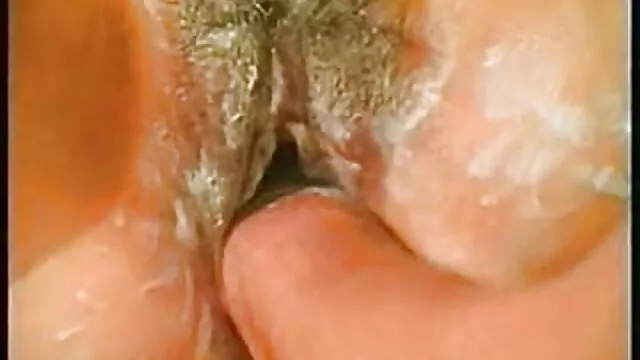Poussin blanc dévore une bite noire video et film porno gratuit avec sa chatte